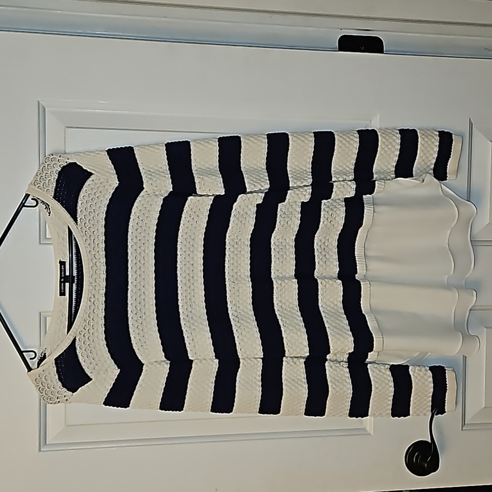 Womans long sleeved, stripped, dress sweater, size large, brand: Cable & Gauge